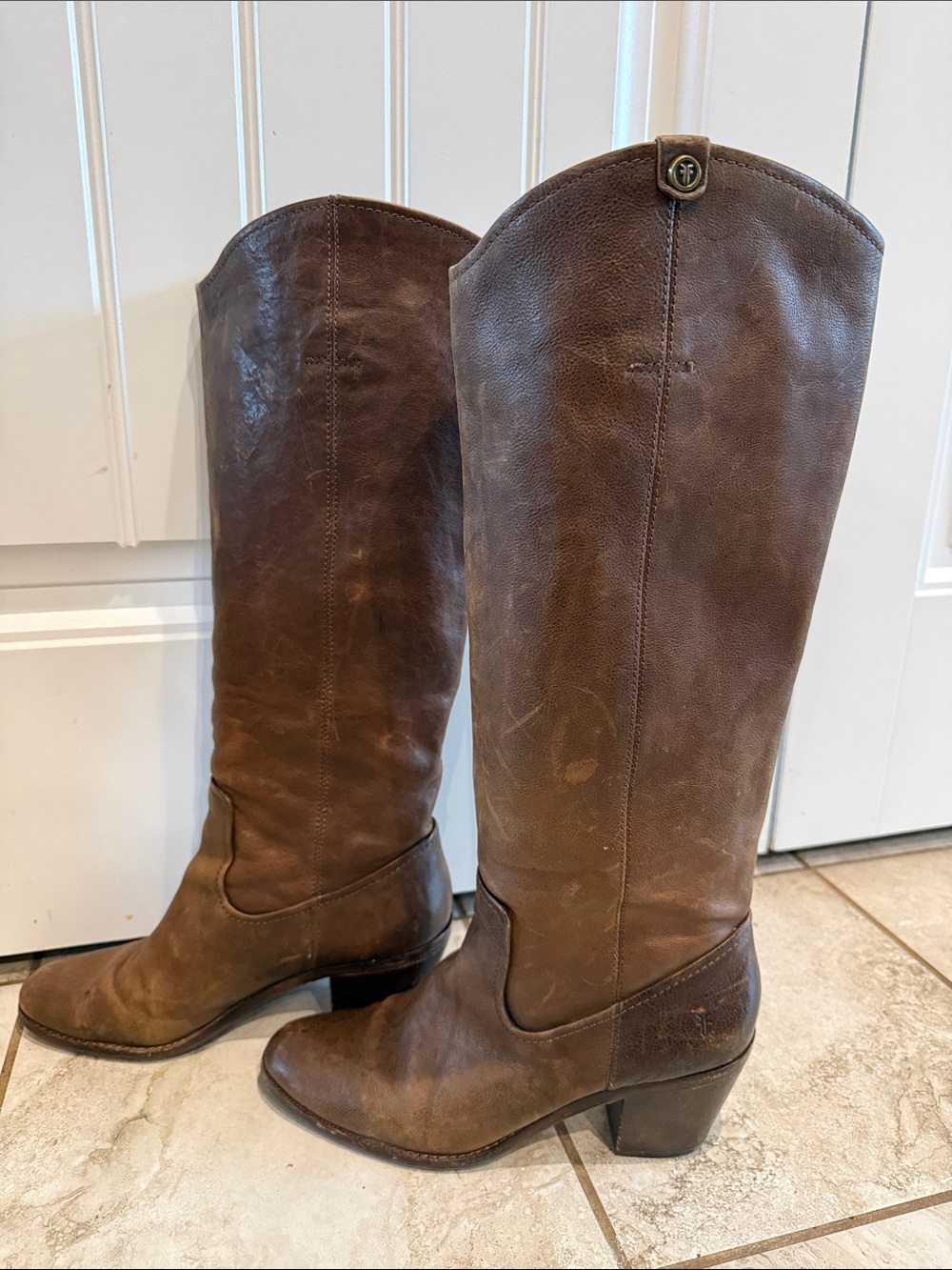 Frye Jackie brown Leather Heel with Embossed FRYE Logo